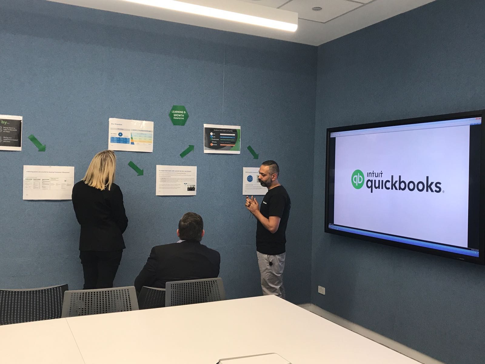 Omer running a workshop